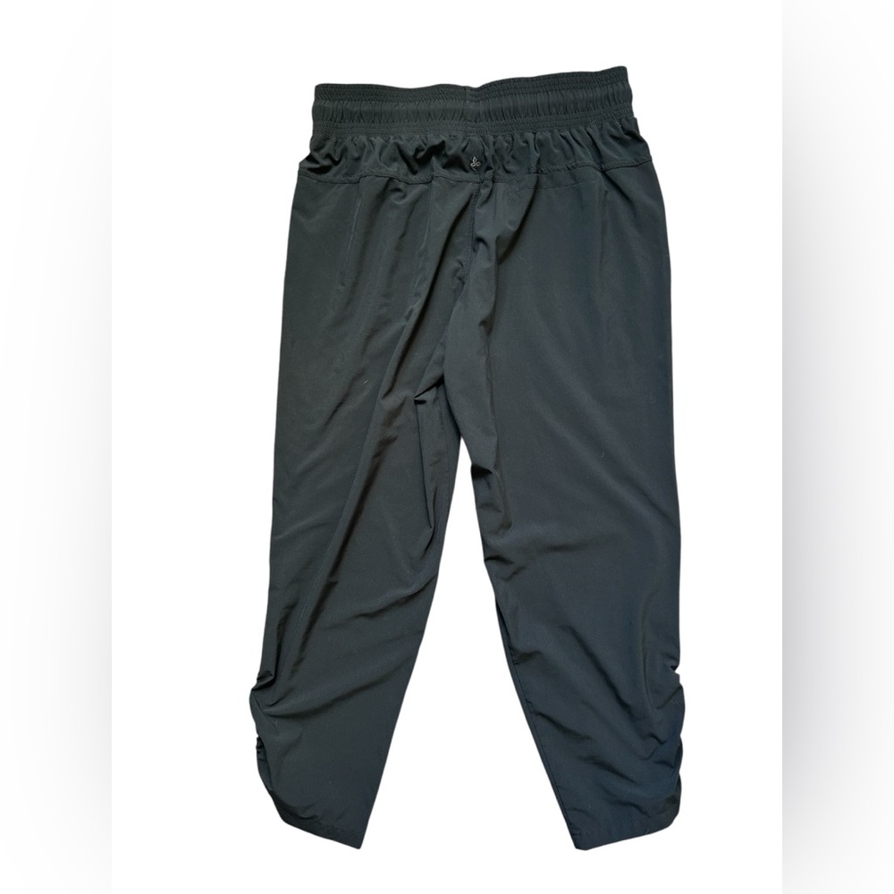 Prana Women’s Black Capri Pant with rouging on the sides size small - Picture 4 of 8